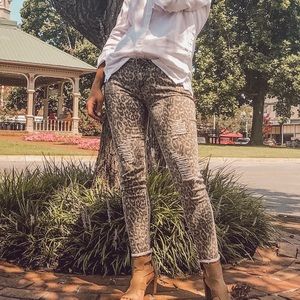 Leopard print skinny jeans